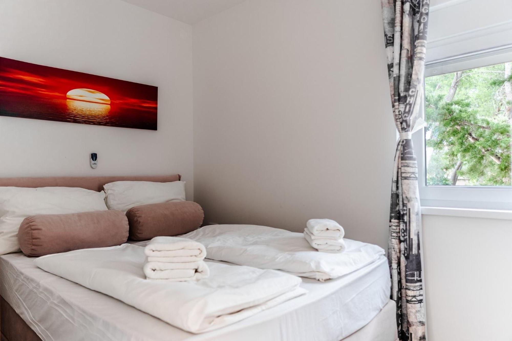 Apartments Strand * Vir