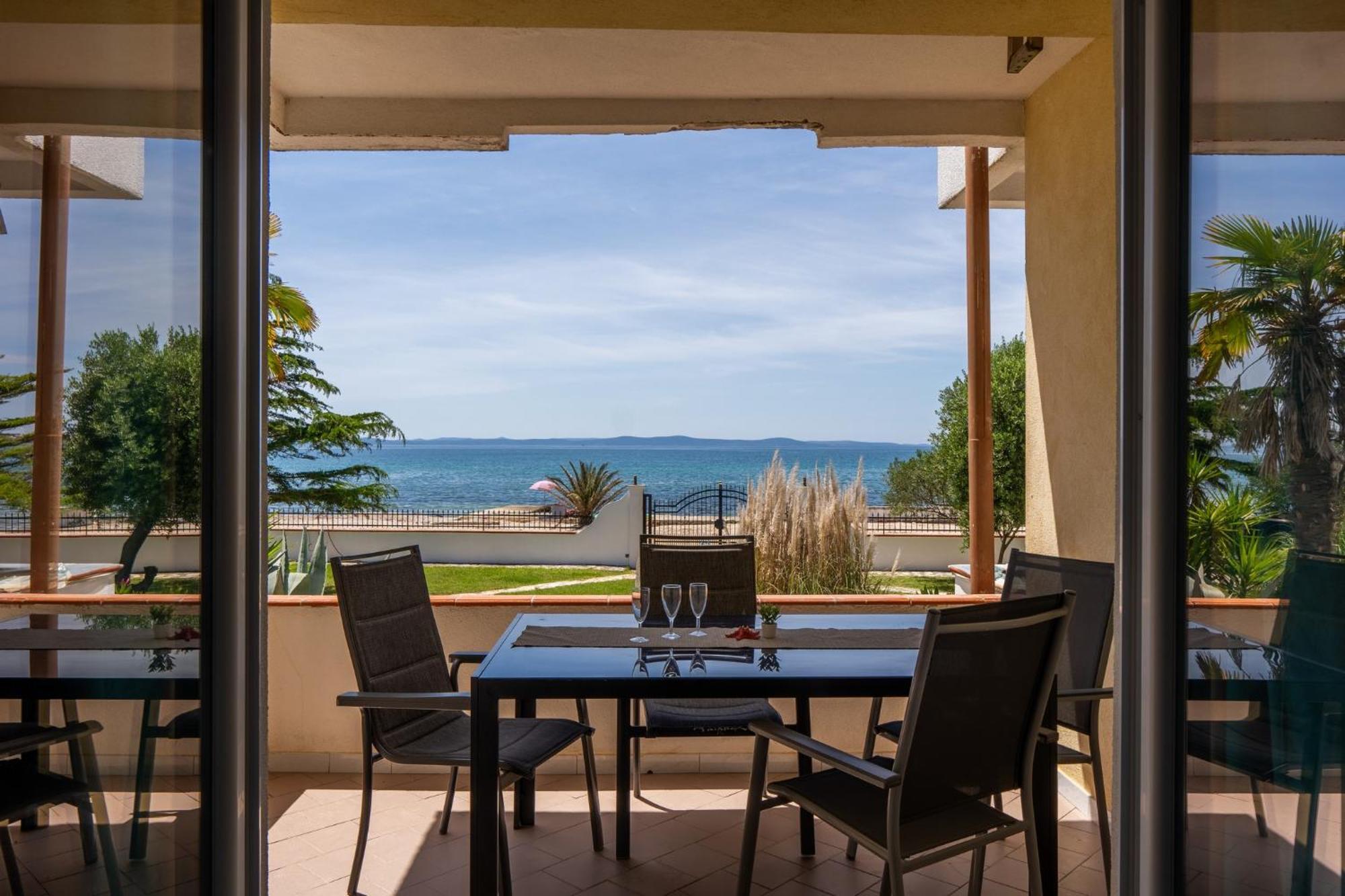 Apartments Strand * Vir